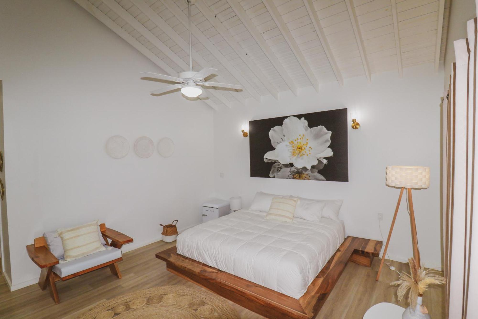 Luna Beach Luxury Boutique Beach Front Resort Jobs Bight Экстерьер фото