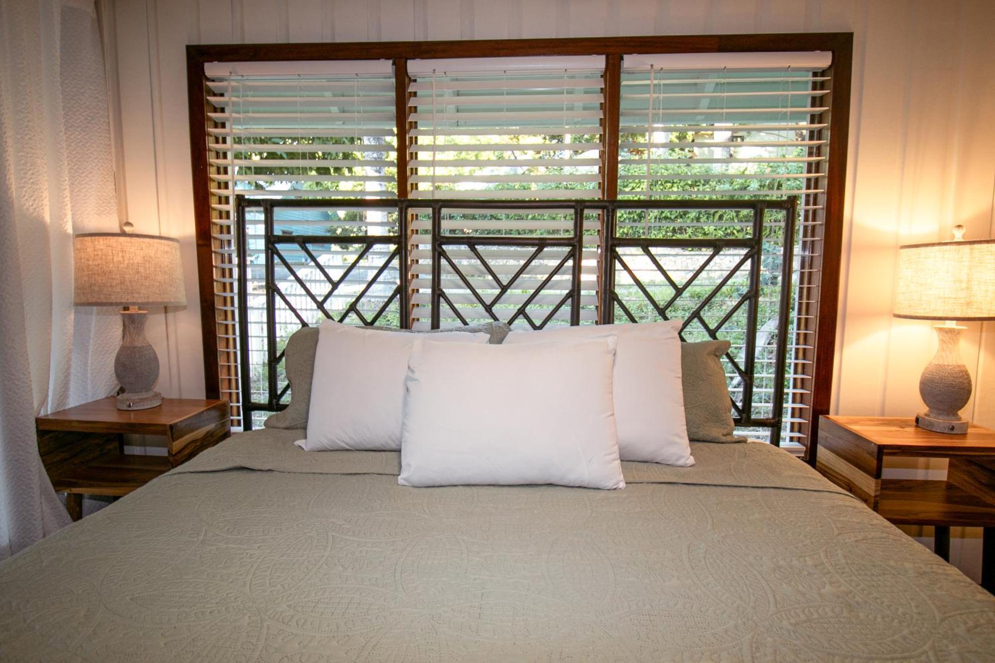 Luna Beach Luxury Boutique Beach Front Resort Jobs Bight Экстерьер фото